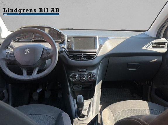 Peugeot 208 8 of 11