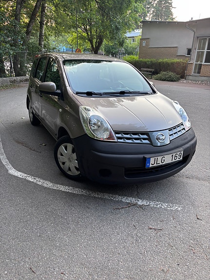 Nissan Note 2 of 5