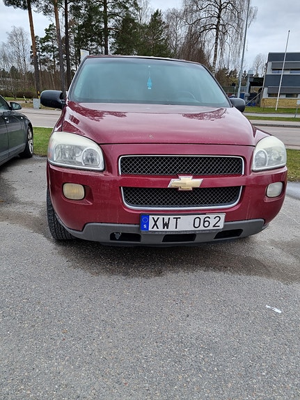 Chevrolet Uplander 2 of 5