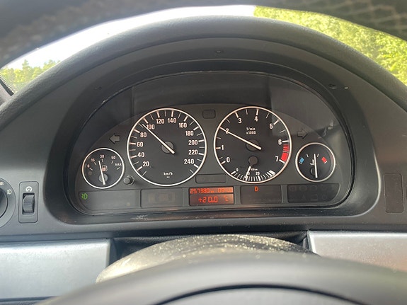 BMW 525i 17 of 30