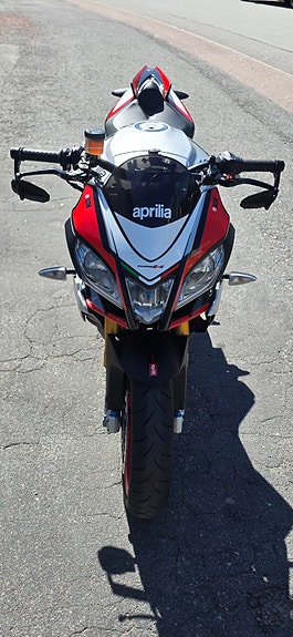 Aprilia Tuono V4 Factory 2 of 5