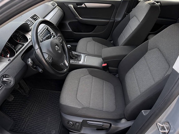 Volkswagen Passat 10 of 11