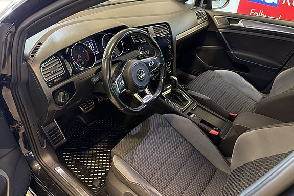 Volkswagen Golf VII 8 of 12
