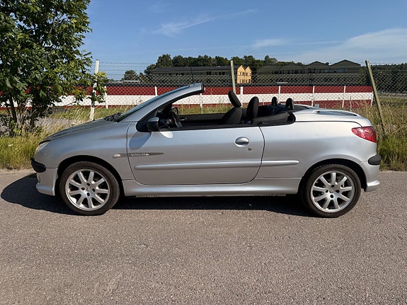 Peugeot 206 CC 4 of 5