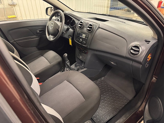 Dacia Sandero 6 of 10