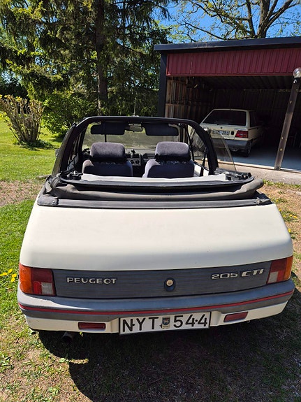 Peugeot 205 4 of 5