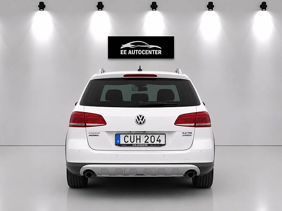 Volkswagen Passat Alltrack 4 of 5