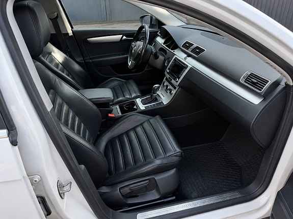 Volkswagen Passat Alltrack 9 of 13