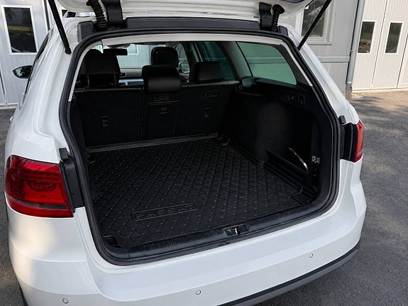 Volkswagen Passat Alltrack 13 of 13