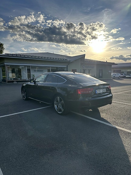 Audi A5 4 of 5
