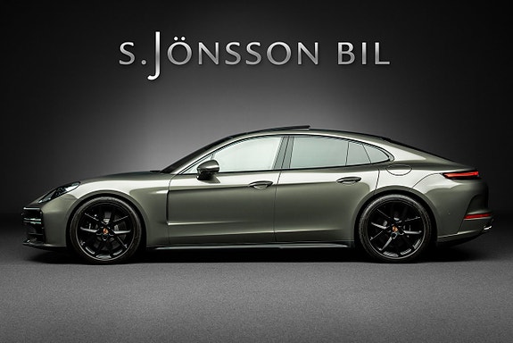 Porsche Panamera 4S 4 of 5