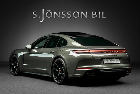 Porsche Panamera 4S 2 of 5