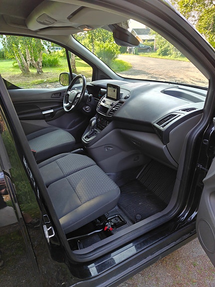 Ford Transit Connect 5 of 5