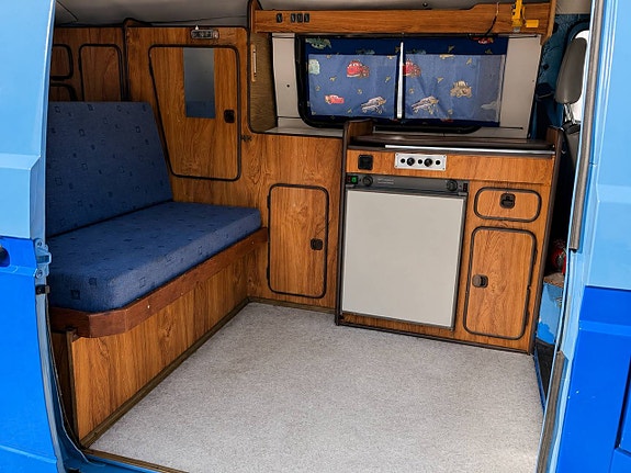 Volkswagen Caravelle 12 of 16