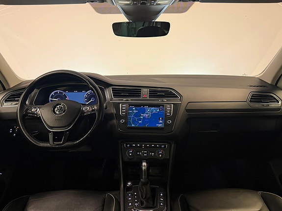 Volkswagen Tiguan 27 of 27