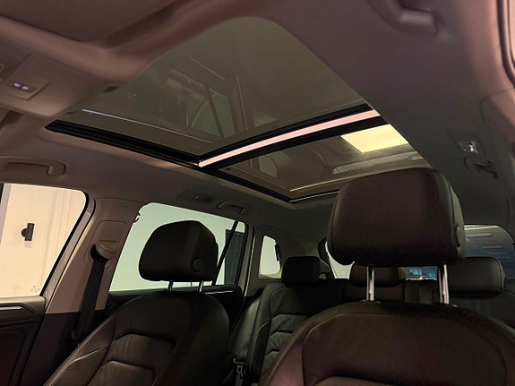 Volkswagen Tiguan 10 of 27
