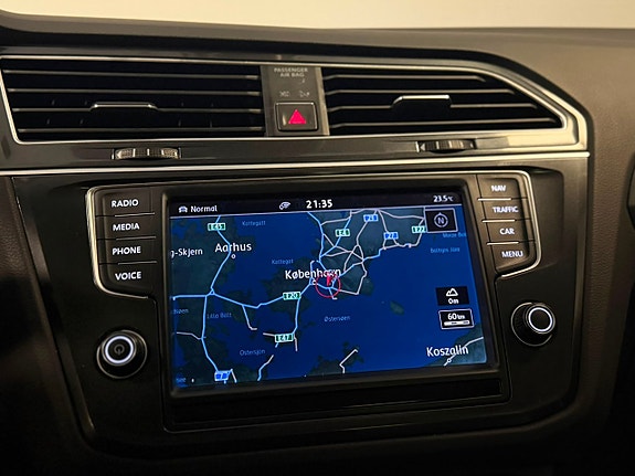 Volkswagen Tiguan 21 of 27