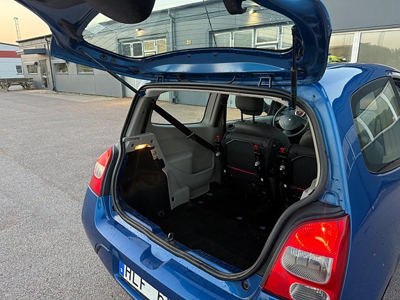 Renault Twingo 28 of 29
