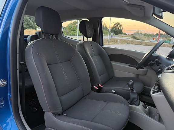Renault Twingo 21 of 29