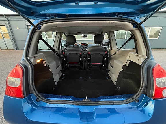 Renault Twingo 27 of 29