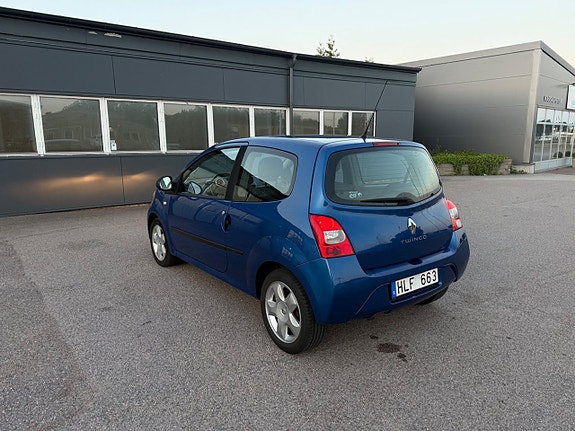 Renault Twingo 12 of 29