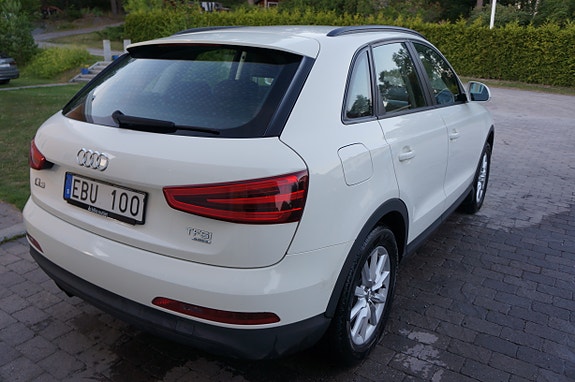 Audi Q3 3 of 5