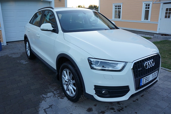 Audi Q3 2 of 5
