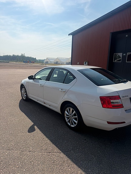 Skoda Octavia 6 of 10