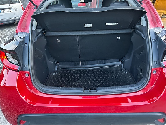 Toyota Yaris 6 of 12