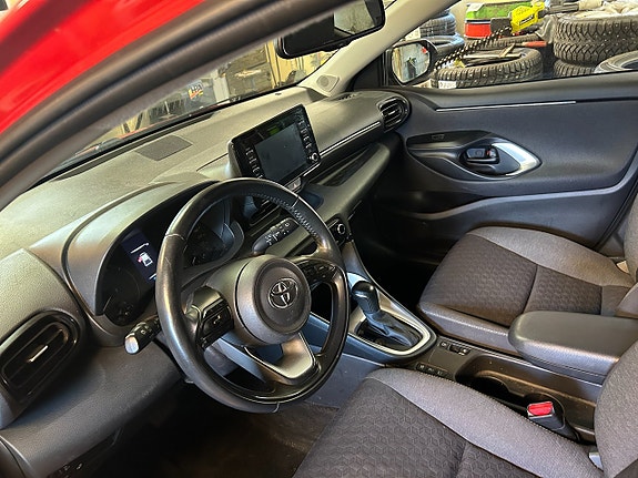 Toyota Yaris 11 of 12