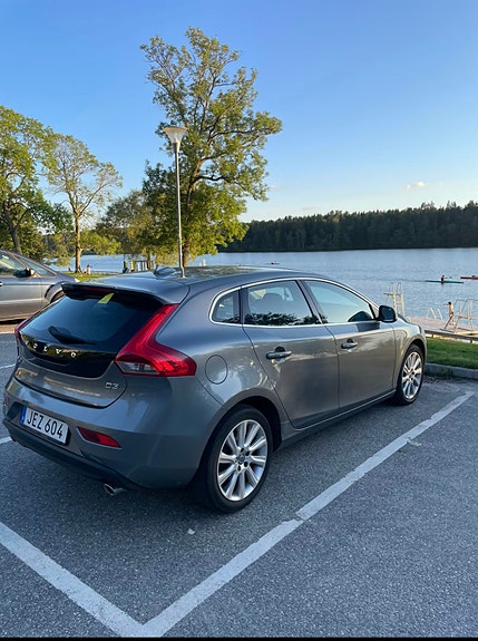 Volvo V40 4 of 8