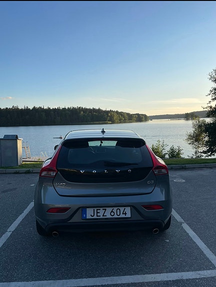 Volvo V40 6 of 8