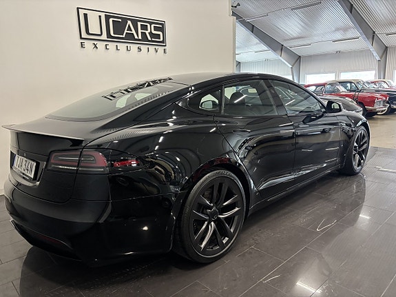 Tesla Model S 4 of 12