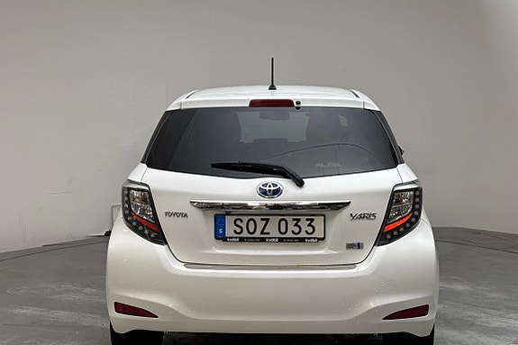 Toyota Yaris 5 of 17