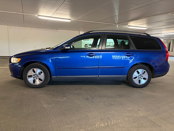 Volvo V50 3 of 4