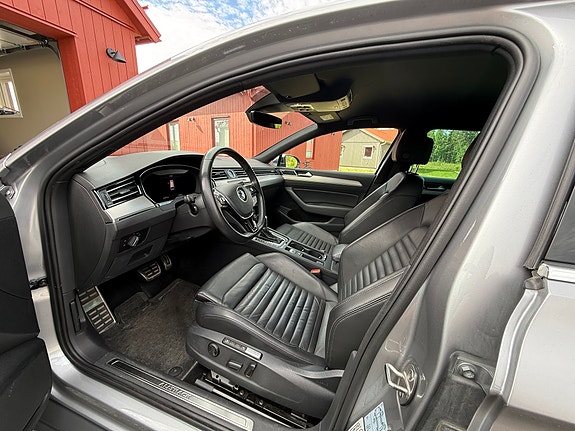 Volkswagen Passat Alltrack 6 of 8
