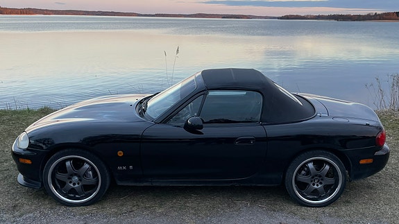Mazda MX-5 2 of 3
