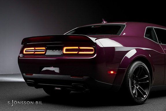Dodge Challenger 12 of 28