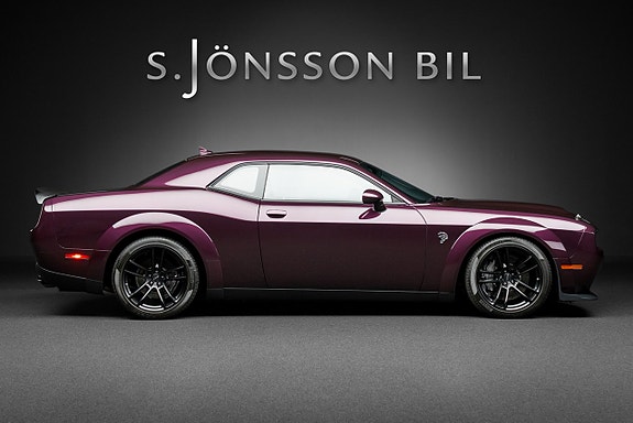 Dodge Challenger 3 of 5