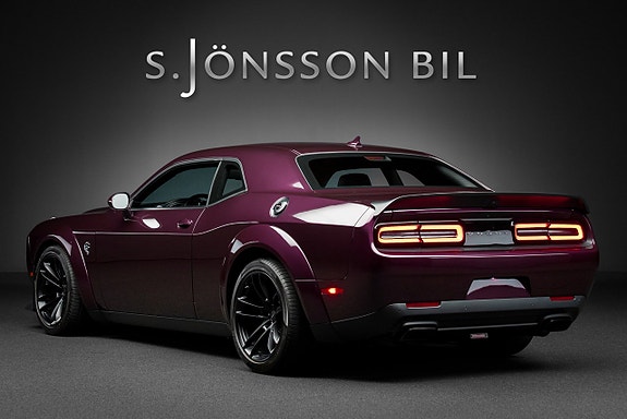 Dodge Challenger 2 of 5