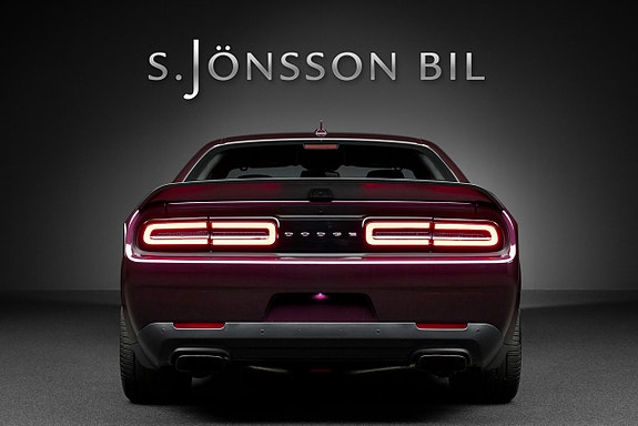 Dodge Challenger 6 of 28