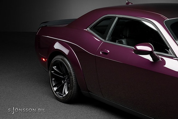 Dodge Challenger 13 of 28