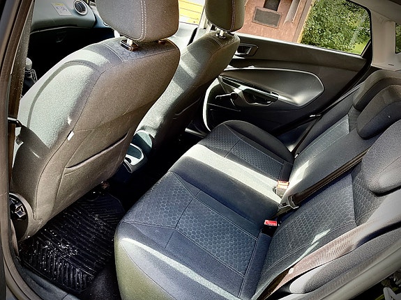 Ford Fiesta 6 of 8