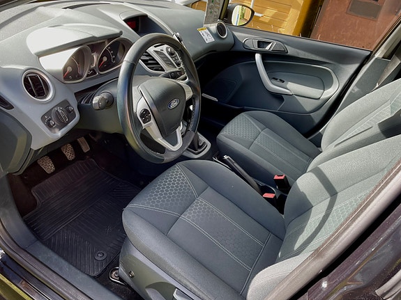 Ford Fiesta 7 of 8