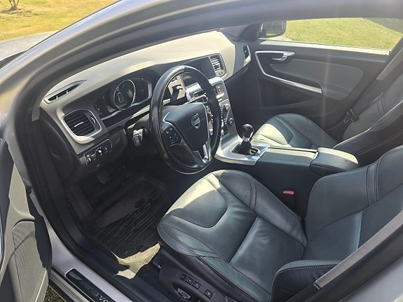 Volvo V60 10 of 20