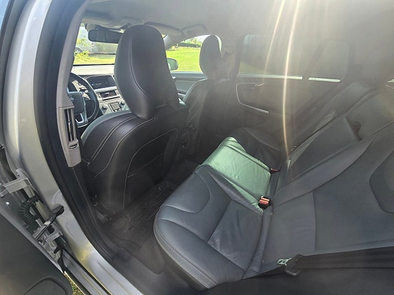 Volvo V60 13 of 20