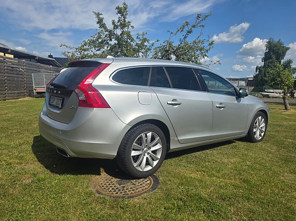 Volvo V60 7 of 20