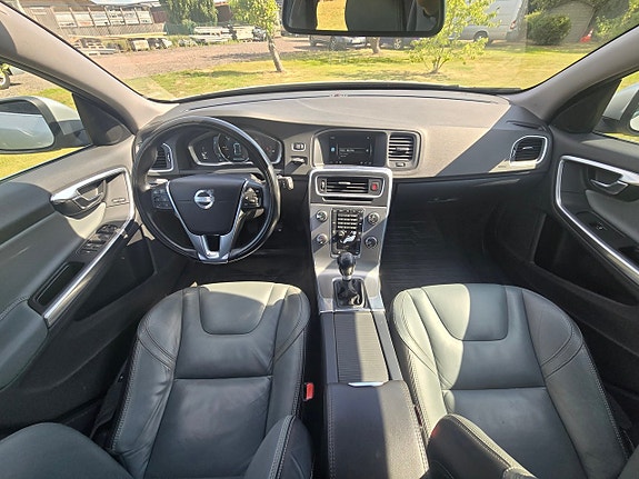 Volvo V60 14 of 20