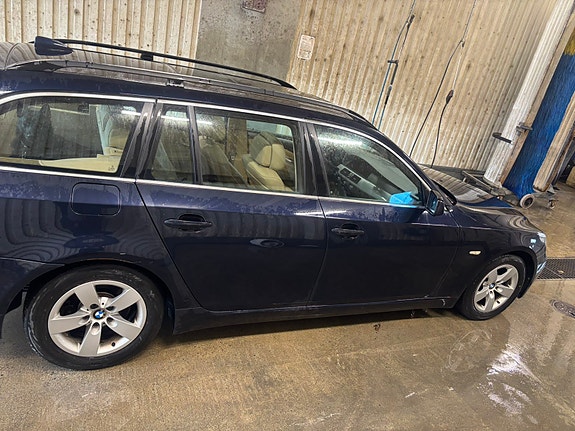 BMW 520d 4 of 5