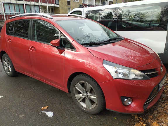 Toyota Verso 2 of 5